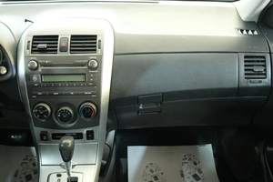 Седан Toyota Corolla 2011 года, 1039000 рублей, Омск