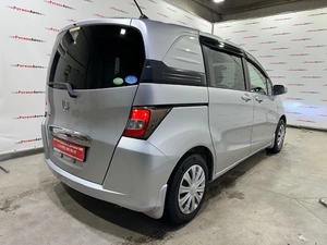 Минивэн Honda Freed 2010 года, 995000 рублей, Красноярск