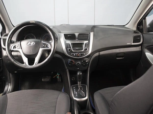 Седан Hyundai Solaris 2016 года, 870777 рублей, Омск