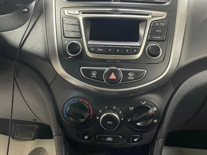 Седан Hyundai Solaris 2014 года, 1009000 рублей, Ачинск