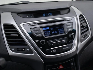 Седан Hyundai Elantra 2015 года, 1230000 рублей, Краснодар