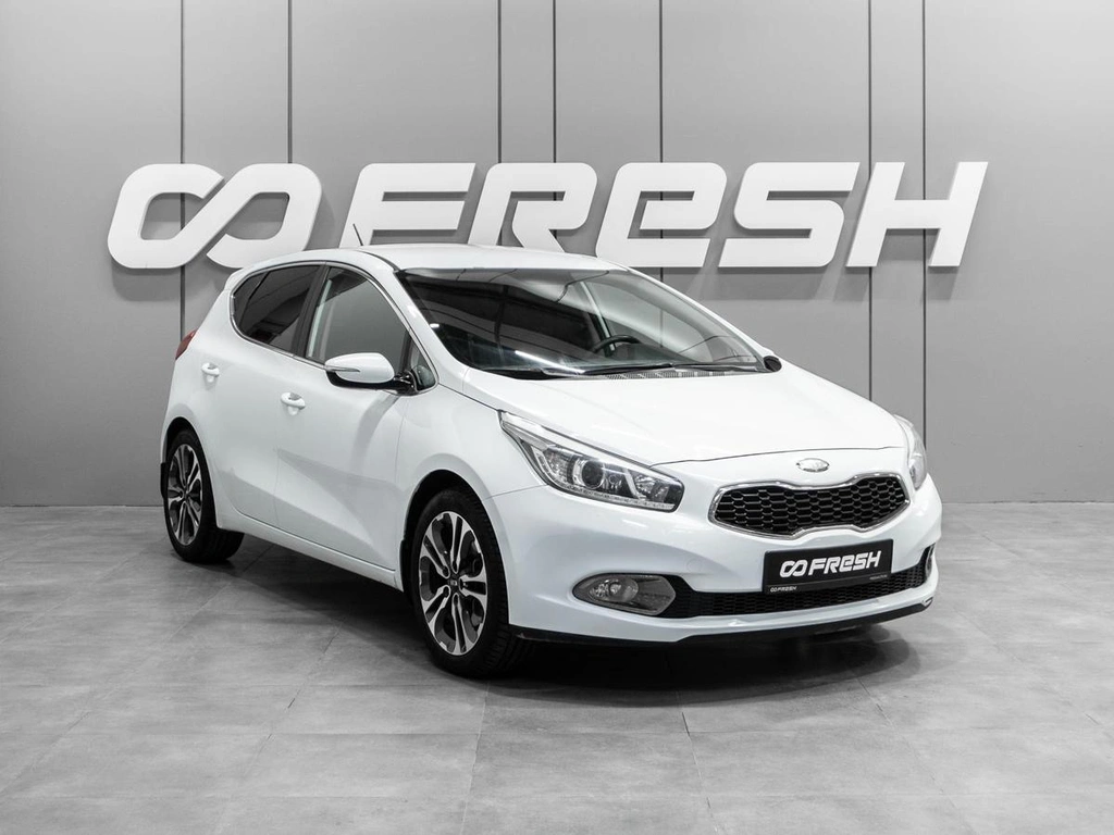 Хетчбэк Kia Ceed 2013 года, 1239000 рублей, Тюмень