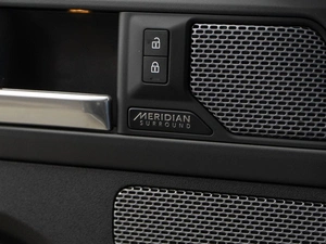 Внедорожник Land Rover Defender 2021 года, 6825444 рублей, Москва