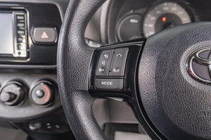 Хетчбэк Toyota Vitz 2017 года, 1049000 рублей, Томск