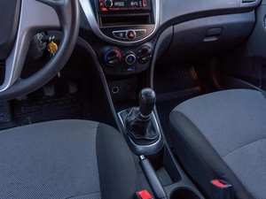 Седан Hyundai Solaris 2013 года, 719000 рублей, Саратов