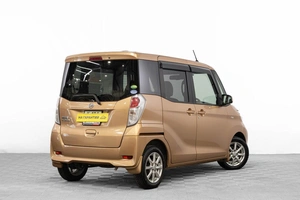 Хетчбэк Nissan Dayz Roox 2017 года, 749000 рублей, Барнаул