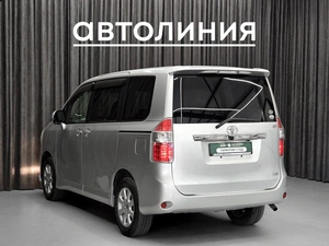 Минивэн Toyota Noah 2009 года, 1120000 рублей, Красноярск