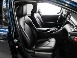 Седан Toyota Camry 2018 года, 2470000 рублей, Тюмень