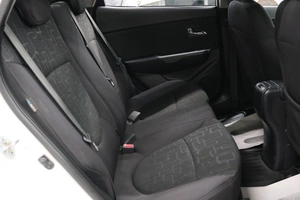 Седан Kia Rio 2013 года, 749000 рублей, Омск