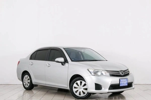 Седан Toyota Corolla Axio 2013 года, 1039000 рублей, Красноярск