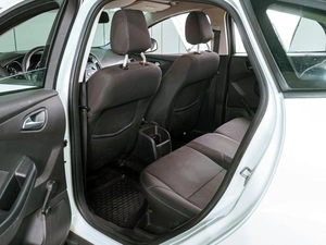 Хетчбэк Ford Focus 2015 года, 949900 рублей, Воронеж