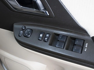 Минивэн Toyota Vellfire 2010 года, 1820000 рублей, Омск