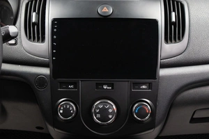 Хетчбэк Kia Cerato 2011 года, 849000 рублей, Оренбург