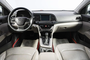 Седан Hyundai Elantra 2015 года, 1289000 рублей, Новосибирск