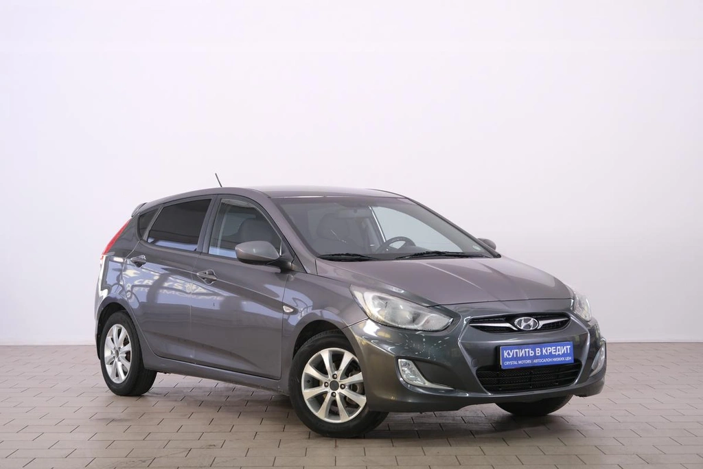 Хетчбэк Hyundai Solaris 2012 года, 639000 рублей, Омск