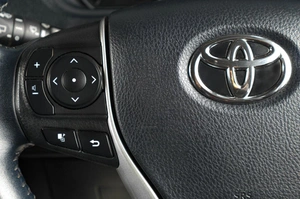 Минивэн Toyota Esquire 2017 года, 2399000 рублей, Тюмень