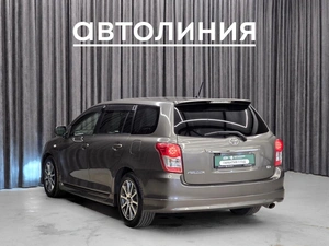 Универсал Toyota Corolla Fielder 2010 года, 895000 рублей, Красноярск
