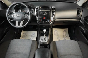 Хетчбэк Kia Ceed 2011 года, 999000 рублей, Тюмень