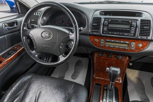 Седан Toyota Camry 2005 года, 1049000 рублей, Барнаул
