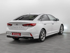 Седан Hyundai Sonata 2018 года, 1800000 рублей, Красноярск