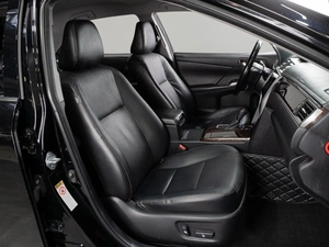 Седан Toyota Camry 2017 года, 2329000 рублей, Тюмень