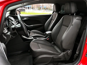 Хетчбэк Opel Astra GTC 2012 года, 659000 рублей, Волгоград