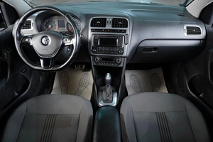 Седан Volkswagen Polo 2016 года, 839000 рублей, Тюмень