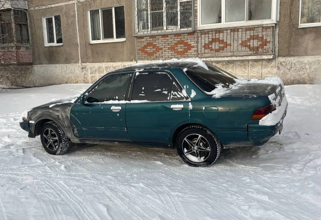 Седан Toyota Carina 1991 года, 130000 рублей, Ачинск