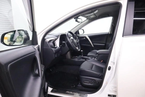 Внедорожник Toyota RAV4 2017 года, 2700000 рублей, Брянск