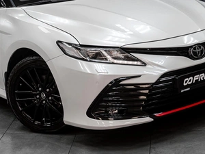 Седан Toyota Camry 2021 года, 3499000 рублей, Тюмень