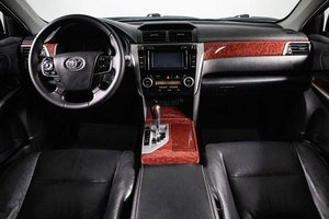 Седан Toyota Camry 2013 года, 1589000 рублей, Сургут