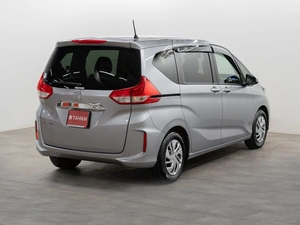 Минивэн Honda Freed 2022 года, 2000000 рублей, Красноярск