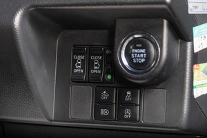 Минивэн Toyota Roomy 2019 года, 1149000 рублей, Томск