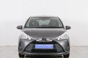 Хетчбэк Toyota Vitz 2019 года, 969000 рублей, Красноярск