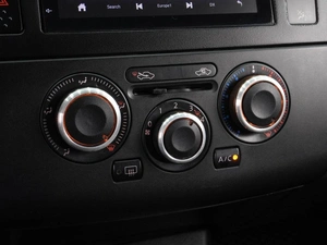 Хетчбэк Nissan Tiida 2008 года, 599000 рублей, Воронеж