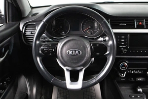 Седан Kia Rio 2018 года, 1319000 рублей, Сургут