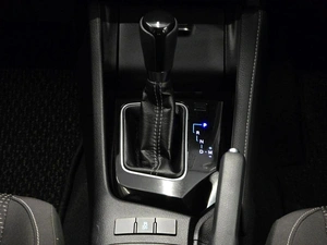 Хетчбэк Toyota Auris 2017 года, 1325000 рублей, Красноярск