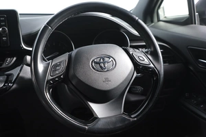 Внедорожник Toyota C-HR 2018 года, 1859000 рублей, Новосибирск