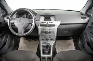 Седан Opel Astra 2010 года, 689000 рублей, Пермь