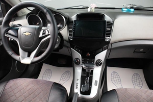 Седан Chevrolet Cruze 2010 года, 669000 рублей, Оренбург