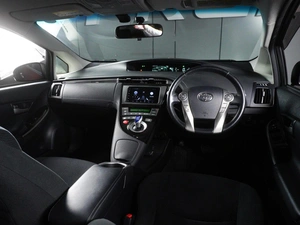 Лифтбек Toyota Prius 2014 года, 1744000 рублей, Минеральные Воды