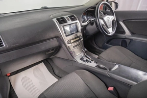 Универсал Toyota Avensis 2012 года, 1399000 рублей, Томск