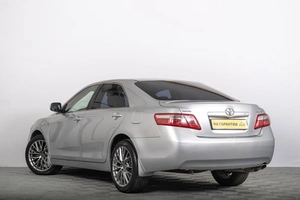 Седан Toyota Camry 2006 года, 979000 рублей, Томск