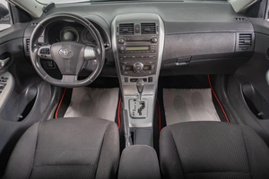 Седан Toyota Corolla 2011 года, 1289000 рублей, Томск