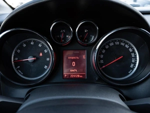 Универсал Opel Astra 2012 года, 790000 рублей, Краснодар