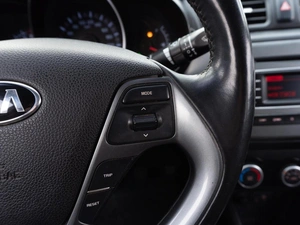 Седан Kia Rio 2016 года, 919000 рублей, Саратов