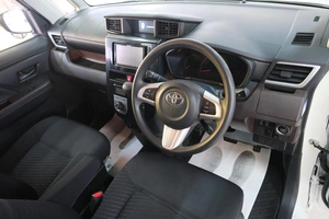 Минивэн Toyota Roomy 2017 года, 1099000 рублей, Омск