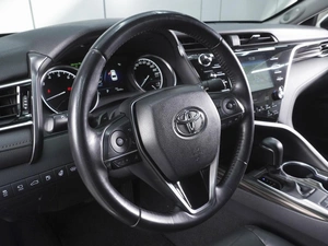 Седан Toyota Camry 2019 года, 3050000 рублей, Ростов-на-Дону