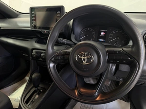 Хетчбэк Toyota Yaris 2020 года, 1119000 рублей, Красноярск
