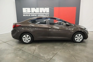 Седан Hyundai Elantra 2015 года, 1350000 рублей, Курск